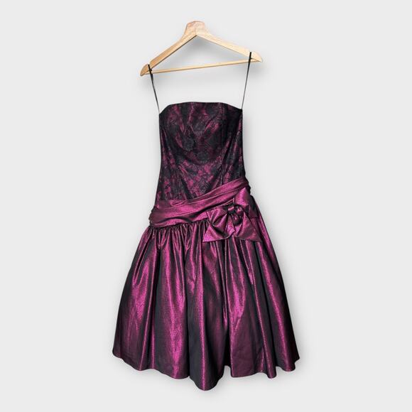 Vintage 80s Loralie Lace Metallic Purple Strapless Formal Dress size 6 Goth Punk